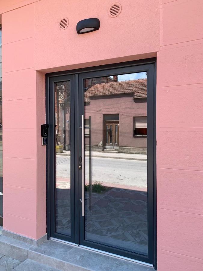 Pink House Apartments Jagodina Esterno foto
