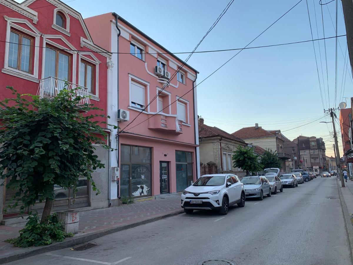 Pink House Apartments Jagodina Esterno foto