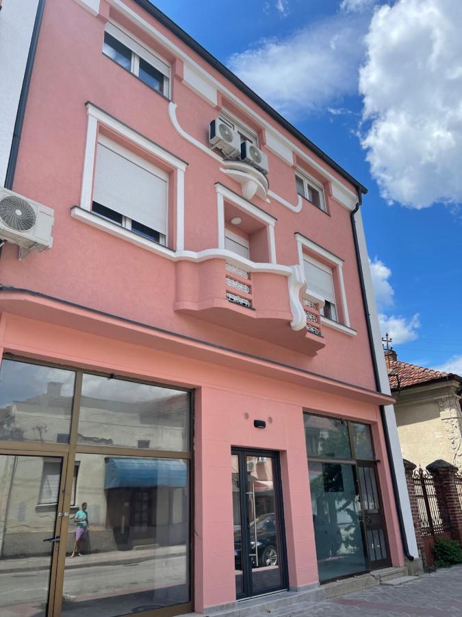 Pink House Apartments Jagodina Esterno foto