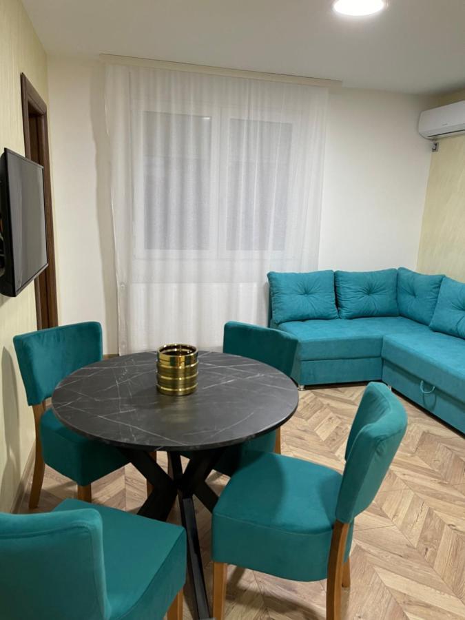 Pink House Apartments Jagodina Esterno foto
