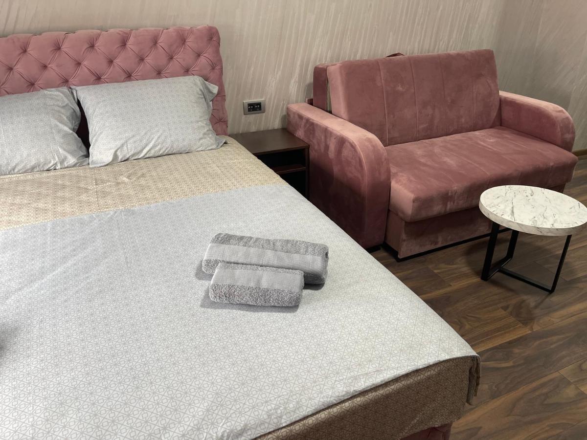 Pink House Apartments Jagodina Esterno foto