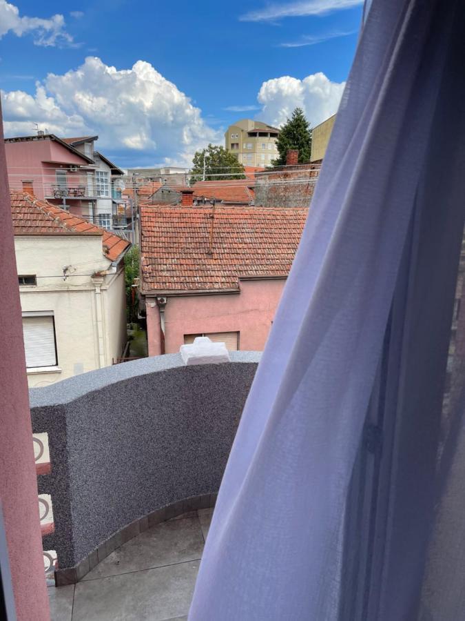 Pink House Apartments Jagodina Esterno foto
