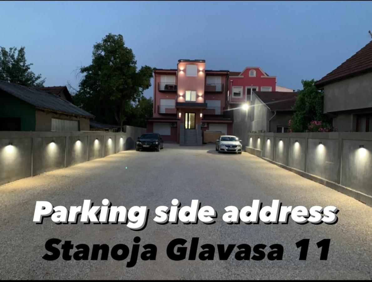 Pink House Apartments Jagodina Esterno foto