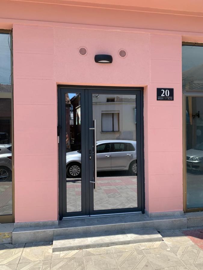 Pink House Apartments Jagodina Esterno foto