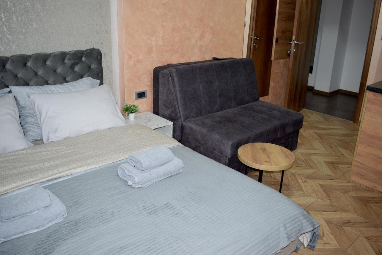 Pink House Apartments Jagodina Esterno foto
